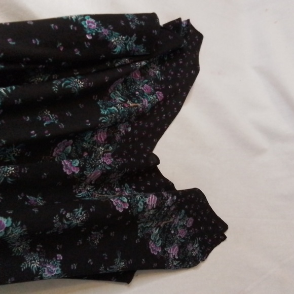 Floral Print Spaghetti Strap Dress - Picture 4 of 15